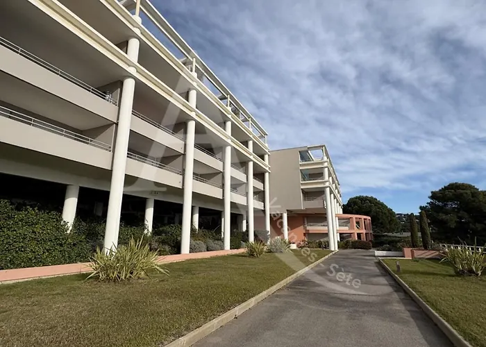 2 Chambres, Pkg, Large Terrasse, Piscine, Vue Panoramique Appartamento *